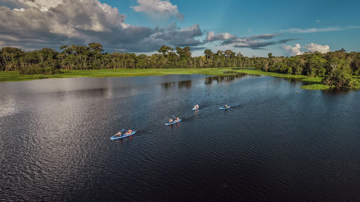 Invierno Amazónico: Kayak en la Selva Inundada y el Amazonas en su Máxima Expresión